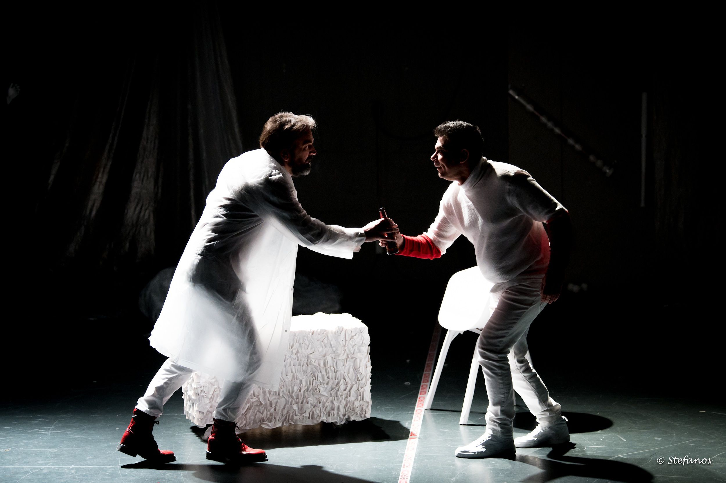 Το «Υπόγειο»  για τρεις παραστάσεις στο Θέατρο Σοφούλη