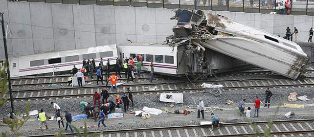 Αναζητούνται τα αίτια του πολύνεκρου σιδηροδρομικού δυστυχήματος στην Ισπανία