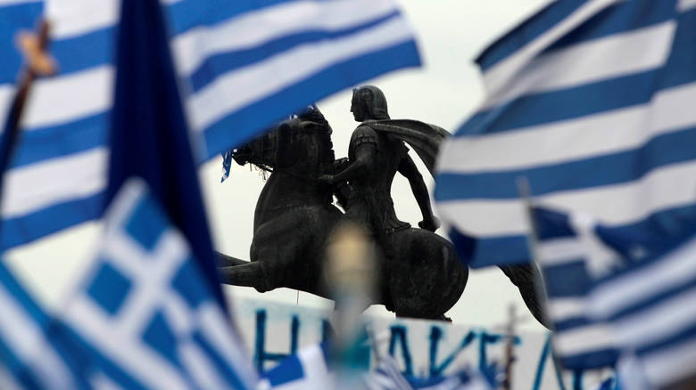 Τα ελληνικά εμπόδια στη συμφωνία για το Μακεδονικό δίνουν χρόνο στην Ακροδεξιά