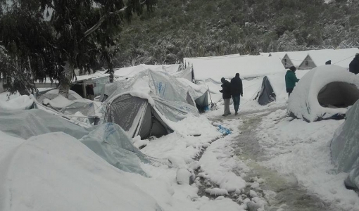 ΓΧΣ: Η απουσία προετοιμασίας για τον χειμώνα δημιουργεί κινδύνους για την υγεία και την ασφάλεια των προσφύγων που ζουν στα νησιά