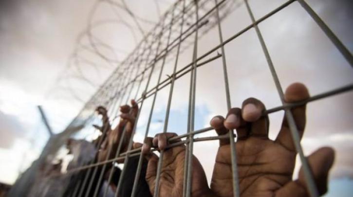 Περίπου 100 ασυνόδευτα παιδιά σε κέντρα κράτησης λόγω έλλειψης δομών