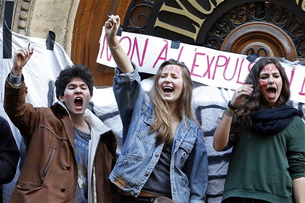 Καταλήψεις σε λύκεια του Παρισιού μετά την απέλαση δύο μαθητών