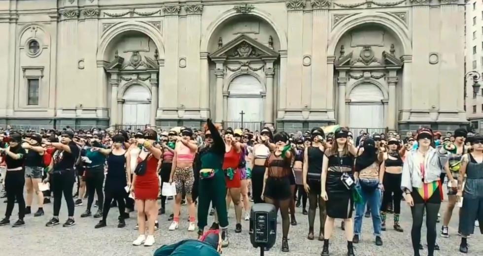 «Ο βιαστής είσαι εσύ»: Φεμινιστική διαμαρτυρία στη Χιλή