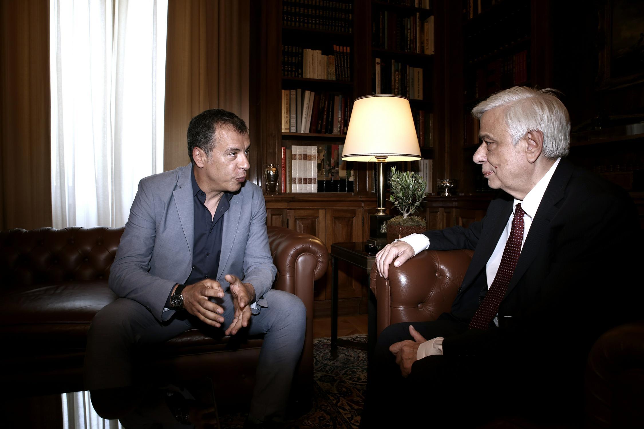 Συνάντηση Σ. Θεοδωράκη με τον Πρόεδρο της Δημοκρατίας