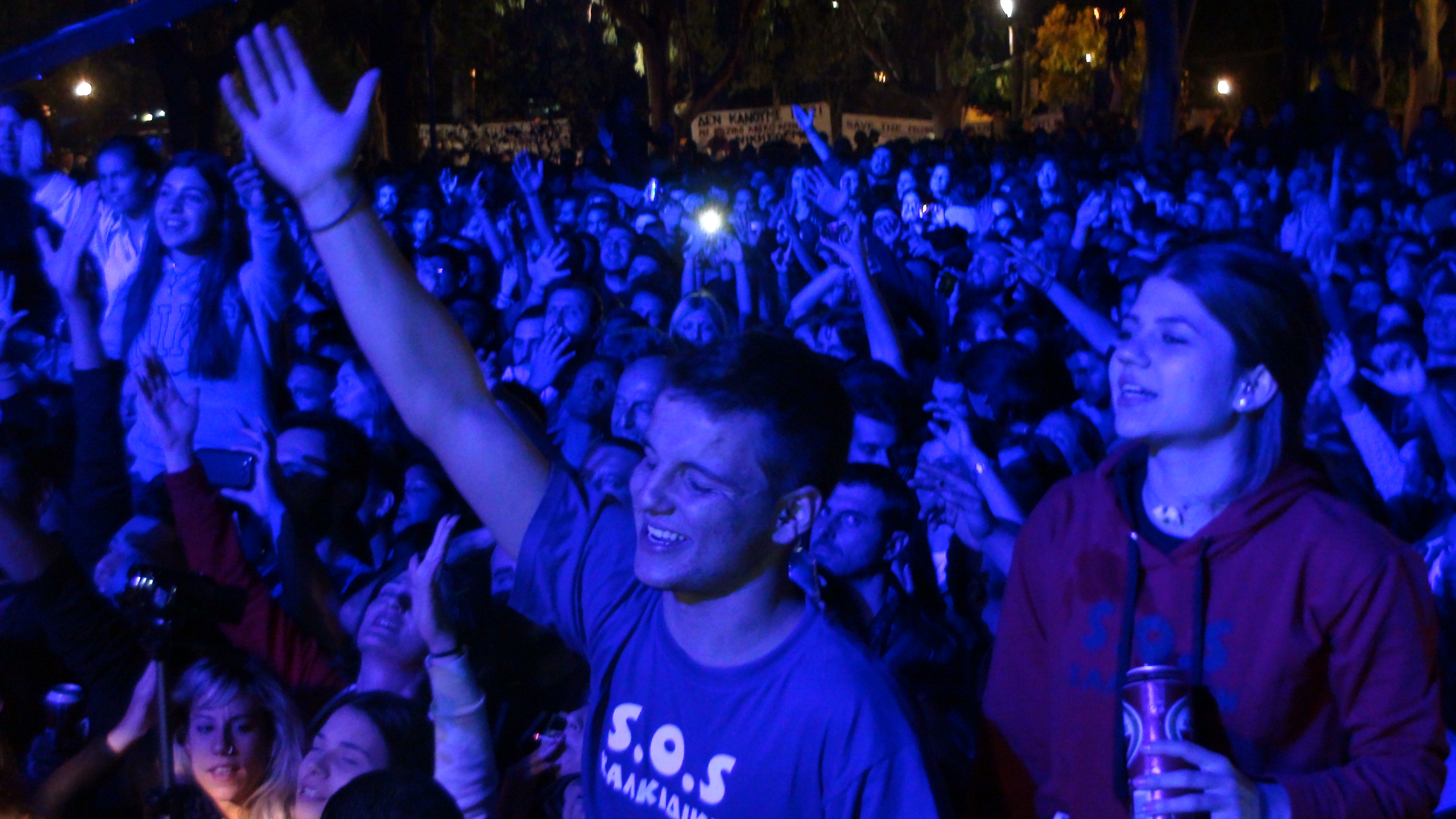 Μεγαλειώδης συναυλία στην Ιερισσό: Εμείς θα ζήσουμε ελεύθεροι! (βίντεο)