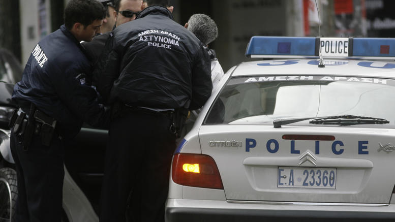 Συλλήψεις στη Θεσσαλονίκη για παράνομη μεταφορά προσφύγων και μεταναστών