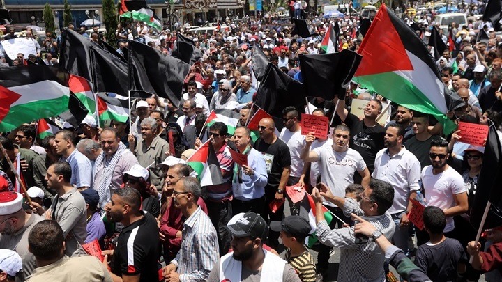 Διαδηλώσεις στη Δυτική Όχθη, απεργία στη Γάζα, κατά του αμερικανικού σχεδίου για το Μεσανατολικό