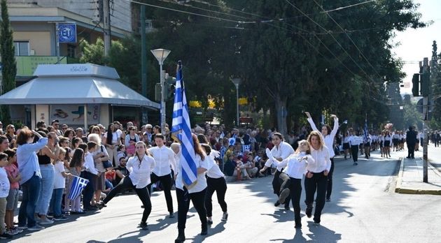 Το σκεπτικό των 10 κοριτσιών της παρέλασης στη Ν. Χαλκηδόνα