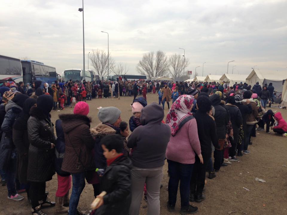 Συνεχίζεται η ταλαιπωρία για τους πρόσφυγες στην Ειδομένη