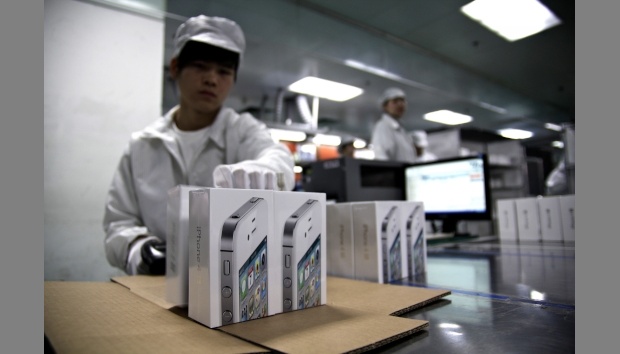 Καταγγελίες ότι το iPhone X συναρμολογείται στην Κίνα και από μαθητές