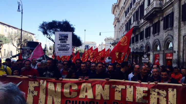 Ιταλία: Mαζική η κινητοποίηση των συνδικάτων ενάντια στην πολιτική Ρέντσι