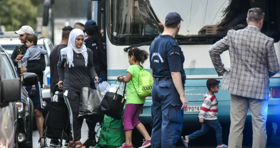 Εκκένωση καταλήψεων που διαβιούσαν πρόσφυγες στο κέντρο της Αθήνας