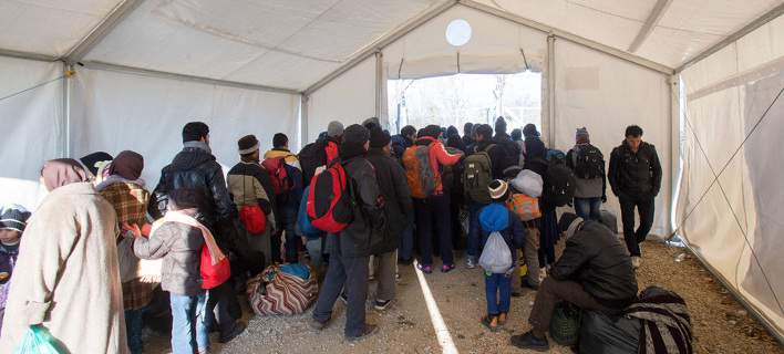 Εγκλωβισμένοι παραμένουν οι πρόσφυγες στην Ειδομένη-Ανοιχτός ο καταυλισμός