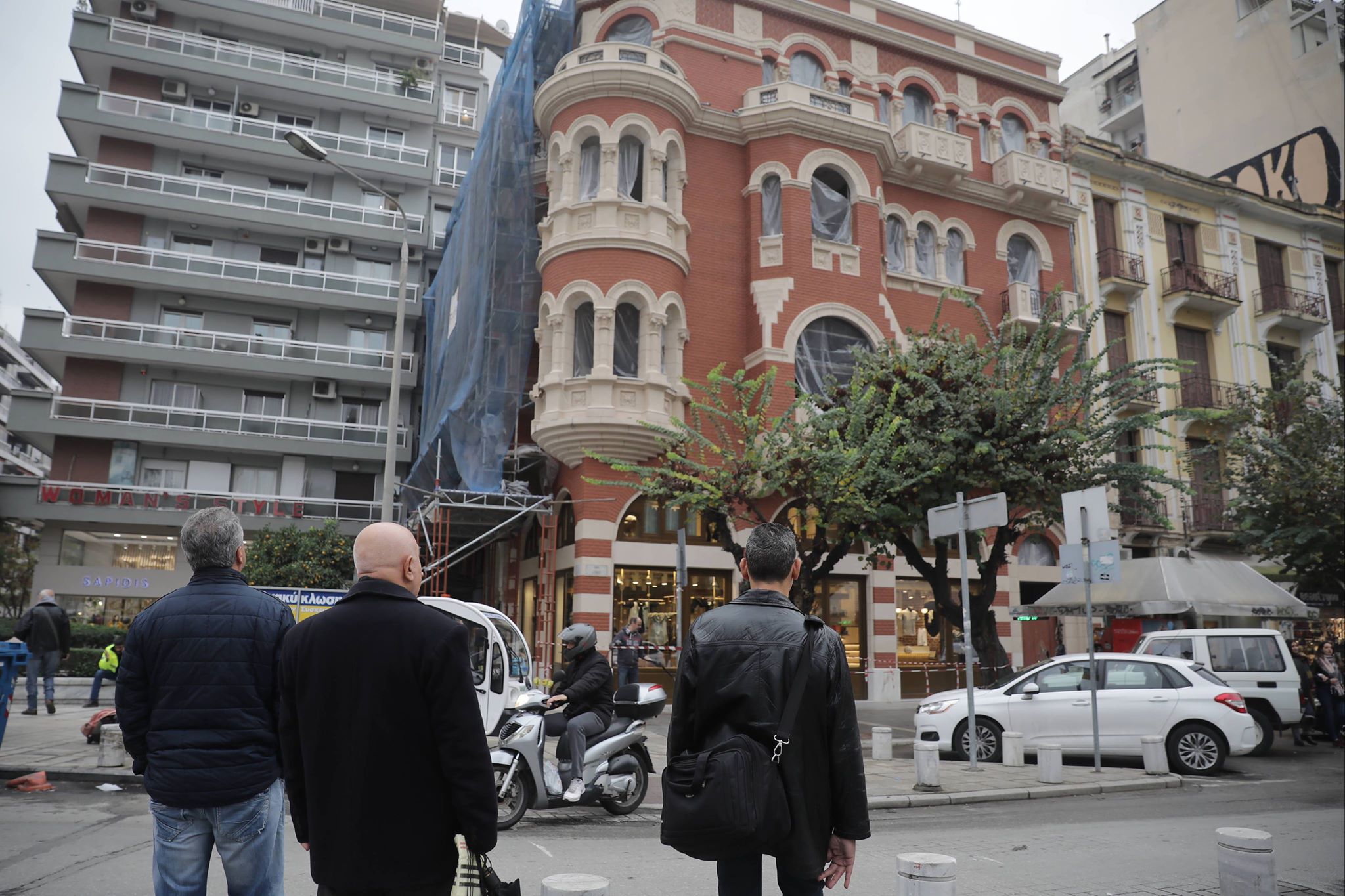 Εργατικό δυστύχημα στο «Κόκκινο Σπίτι» στο κέντρο της Θεσσαλονίκης – Νεκρός εργάτης μετά από πτώση
