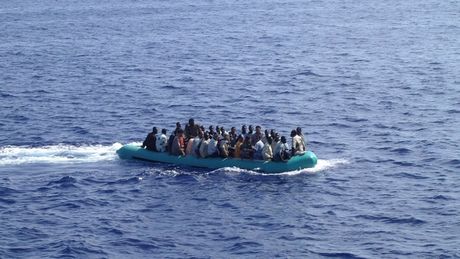 Τρεις μετανάστριες νεκρές στο ταξίδι για τη Λαμπεντούζα