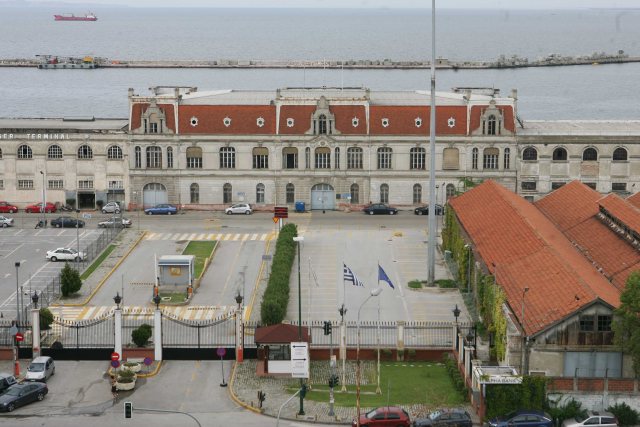 Έκαναν φτερά κοντέινερ με τσιγάρα στο λιμάνι Θεσσαλονίκης-Μεγάλα ερωτηματικά για τη στάση της διοίκησης