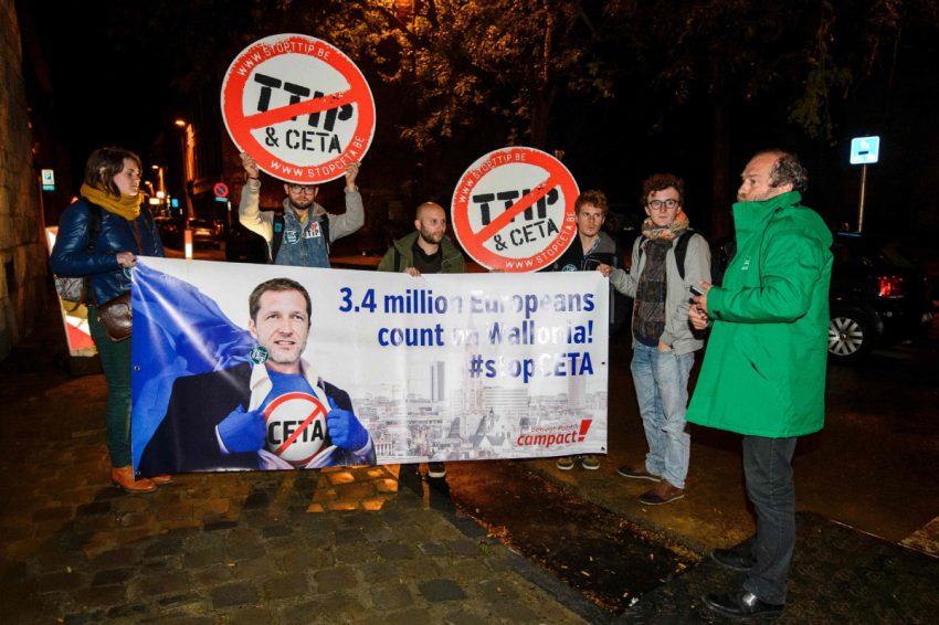 Ένας Σοσιαλιστής μόνος του εναντίον της Κομισιόν – Βέτο Βαλλόνων για τη CETA