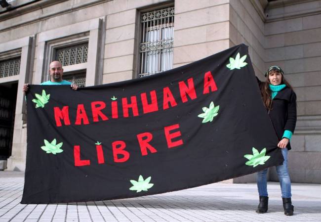 Νομιμοποιεί τη μαριχουάνα η Ουρουγουάη