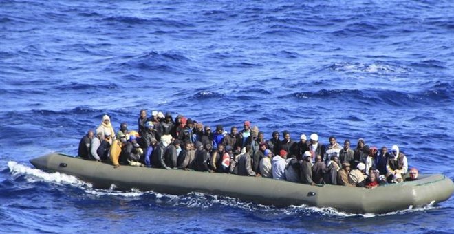Ελάχιστες ελπίδες για άλλους επιζώντες από το ναυάγιο στη Λιβύη – 400 άνθρωποι κατάφεραν να διασωθούν