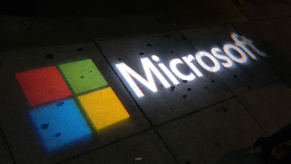 Η Microsoft βάζει τέλος στα android και απολύει 18.000 εργαζόμενους