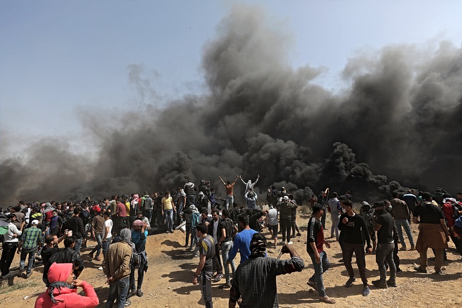 Τουλάχιστον 5 Παλαιστίνιοι σκοτώθηκαν και 400 τραυματίστηκαν στις συγκρούσεις με τον ισραηλινό στρατό