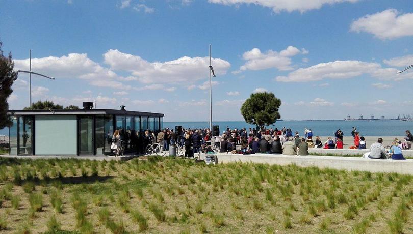 Πολίτες της Θεσσαλονίκης είπαν όχι στα τραπεζοκαθίσματα στη Νέα Παραλία