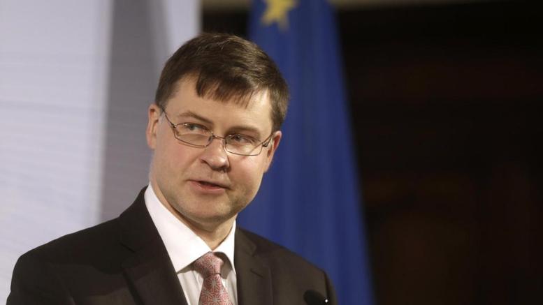 Ντομπρόβσκις: Μόνο με εντολή Eurogroup ξαναρχίζει η διαπραγμάτευση