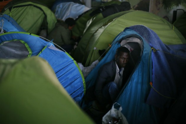 Εκκένωση πρόχειρων καταυλισμών μεταναστών στο Παρίσι
