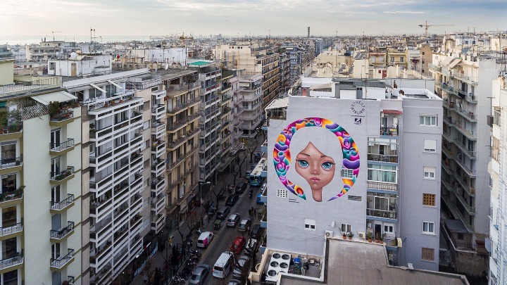 Ένα «Πορτρέτο της Θεσσαλονίκης» είναι η νέα τοιχογραφία στο κέντρο της πόλης