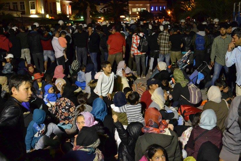 Ακροδεξιοί επιτέθηκαν σε πρόσφυγες στην πλατεία Σαπφούς της Μυτιλήνης