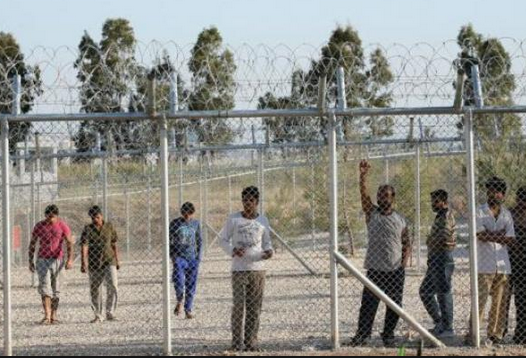 Τρείς μετανάστες έραψαν τα στόματά τους σε κέντρο κράτησης