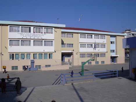 Επίθεση μέλους του Ιερού Λόχου σε δημοτικό σχολείο των Συκεών καταγγέλλει το ΚΚΕ