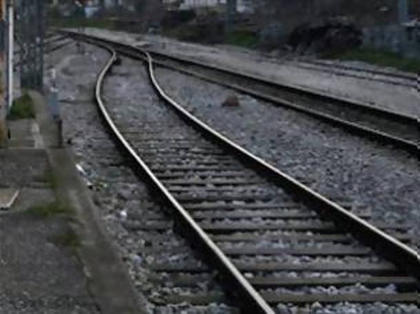 Τρίωρες επαναλαμβανόμενες στάσεις εργασίας σε τρένα και προαστιακό σιδηρόδρομο