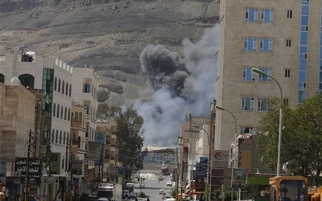 Τουλάχιστον 100 νεκροί σε αεροπορικό βομβαρδισμό στην Υεμένη