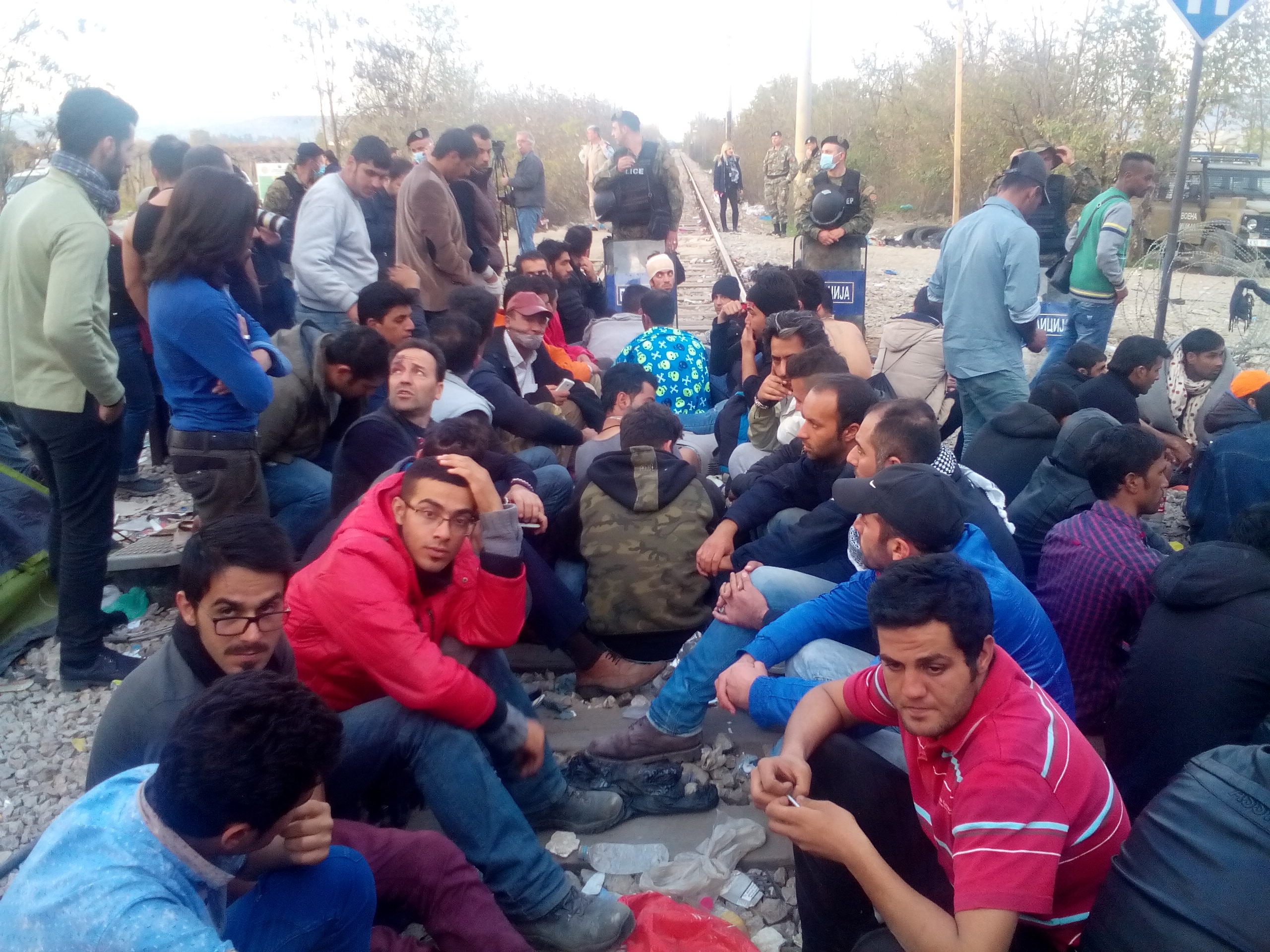 Ο ΣΕΒΕ διαμαρτύρεται που οι εγκλωβισμένοι πρόσφυγες διαμαρτύρονται…