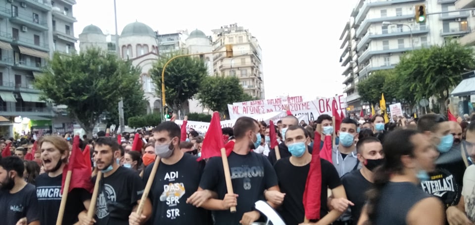 Μαζική πορεία στη Θεσσαλονίκη για την επέτειο δολοφονίας του Π. Φύσσα – Προκλητική η αστυνομική παρουσία